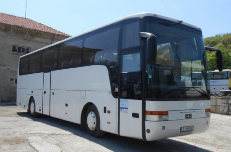 Туристически автобус - ВАНХОЛ Т915 Акрон